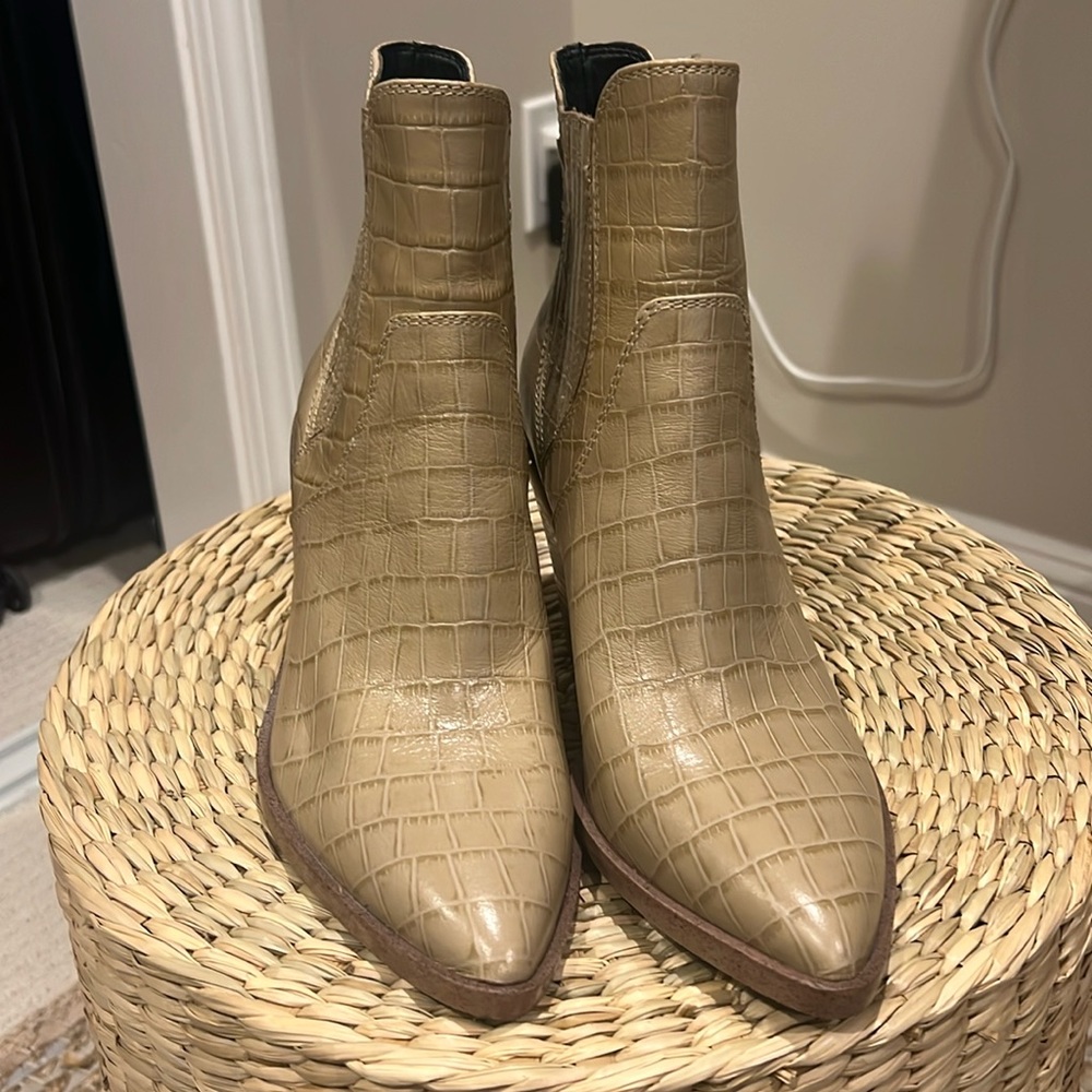 New cowgirl style boots
